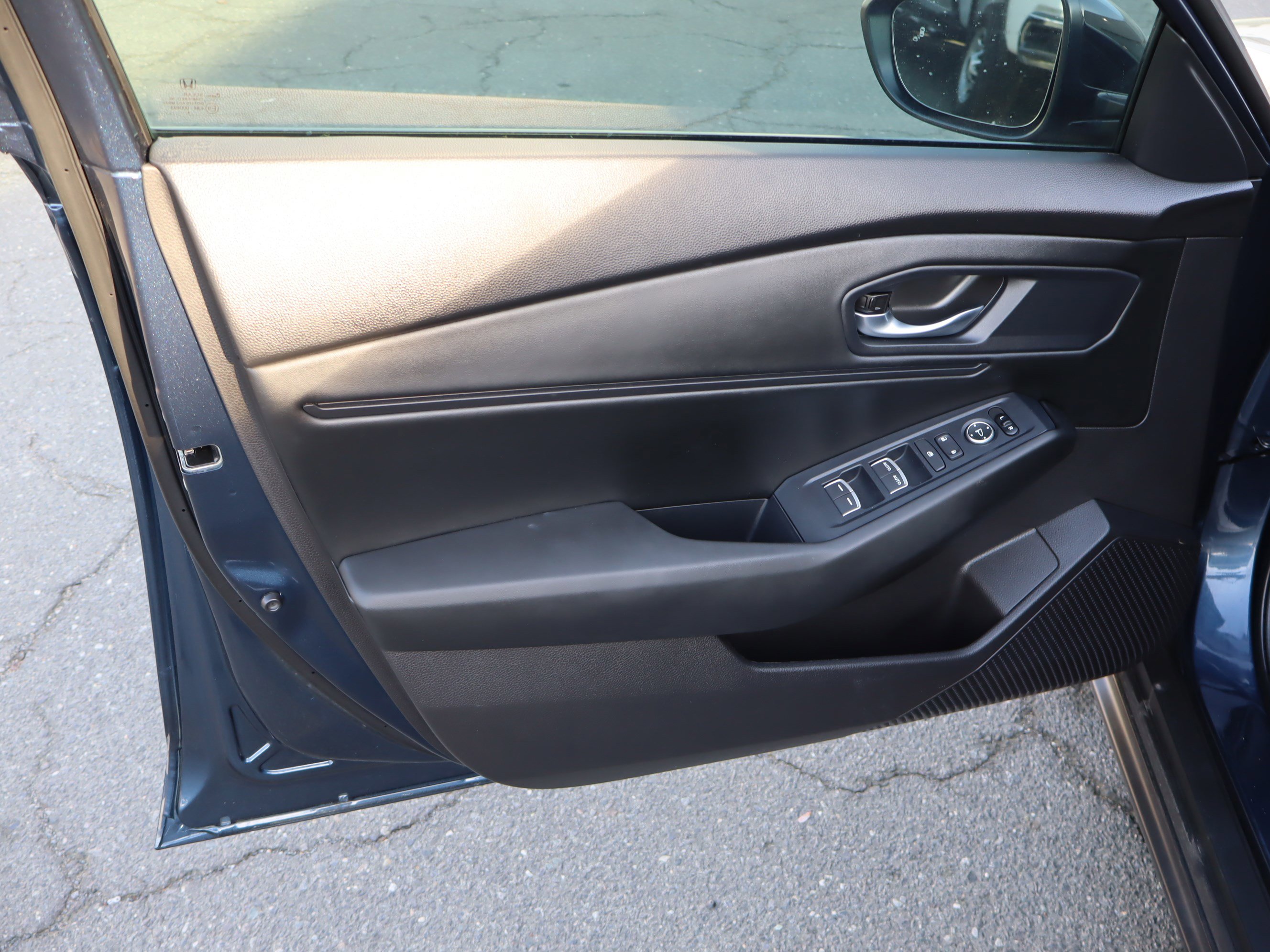 Used 2025 Honda Accord SE image 15