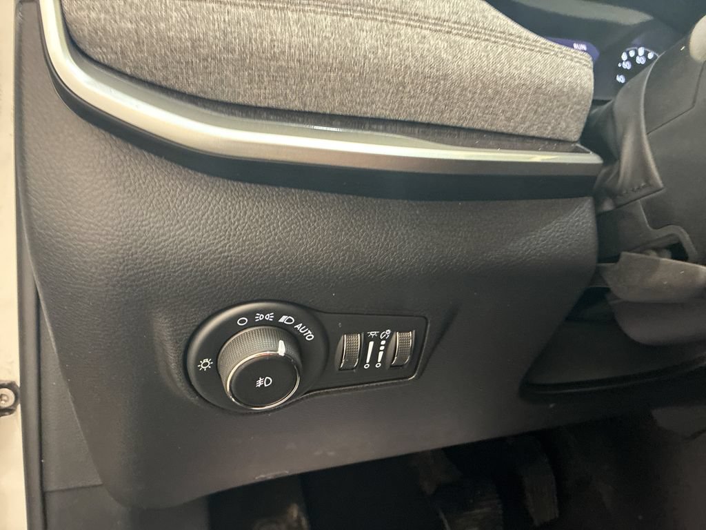 Used 2022 Jeep Compass Latitude AWD/4WD image 25