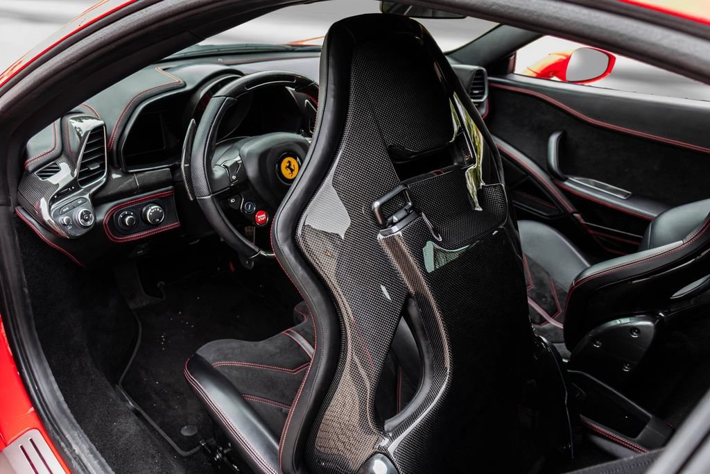 Used 2015 Ferrari 458 Italia Coupe RWD image 37