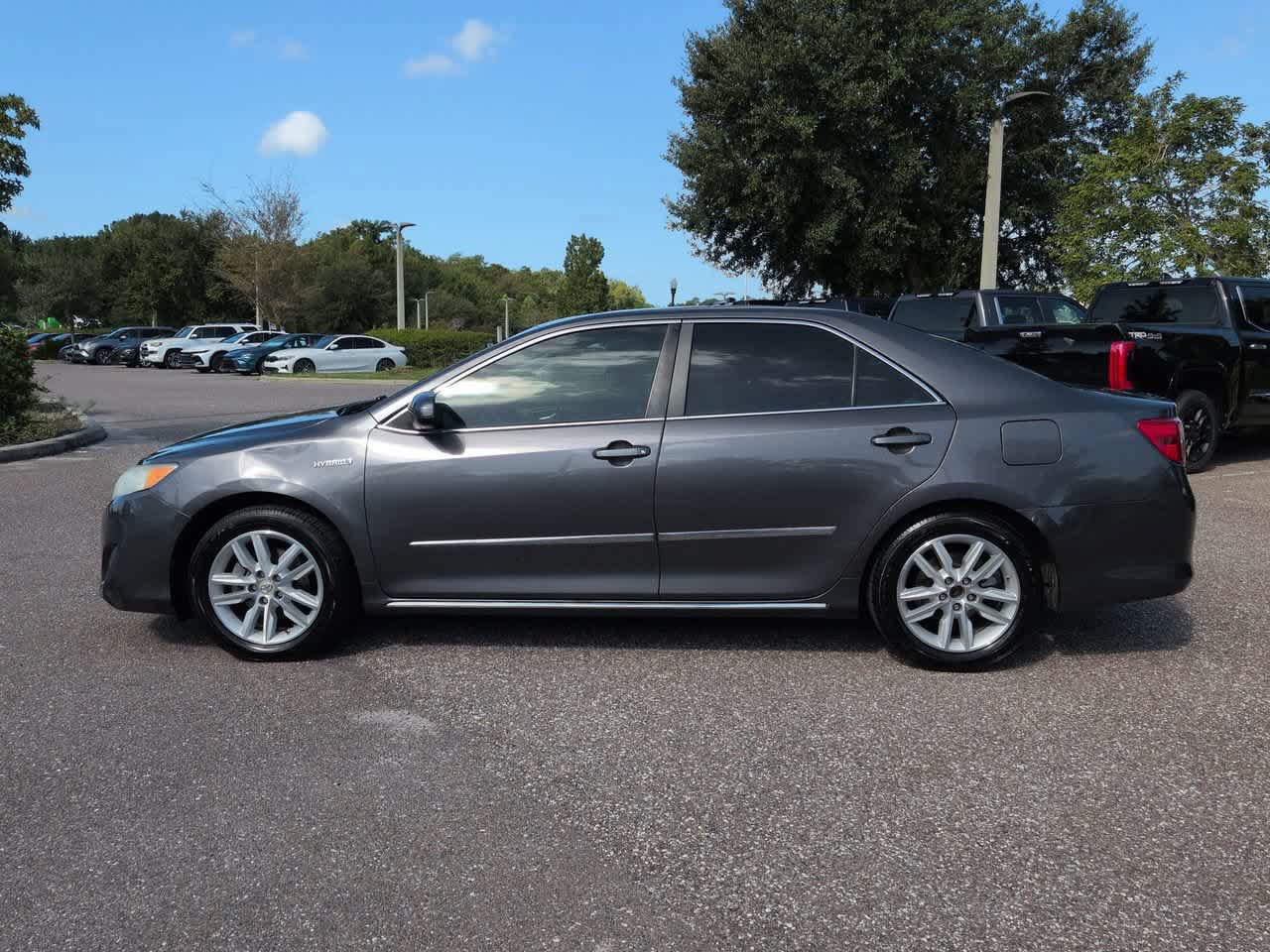 Used 2014 Toyota Camry LE FWD image 3