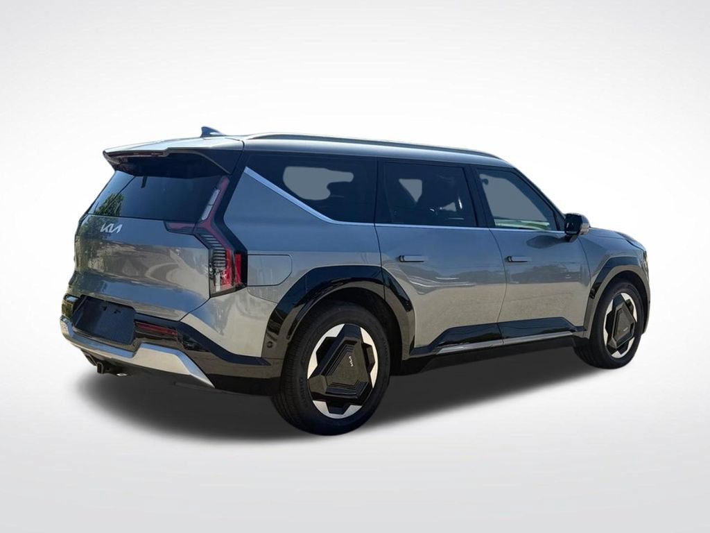 Used 2024 Kia EV9 Land AWD/4WD image 3