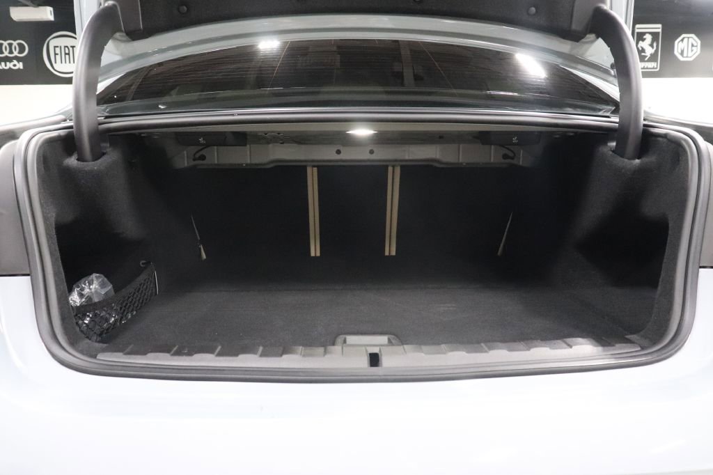 Used 2024 BMW 330e w/ Premium Package image 23