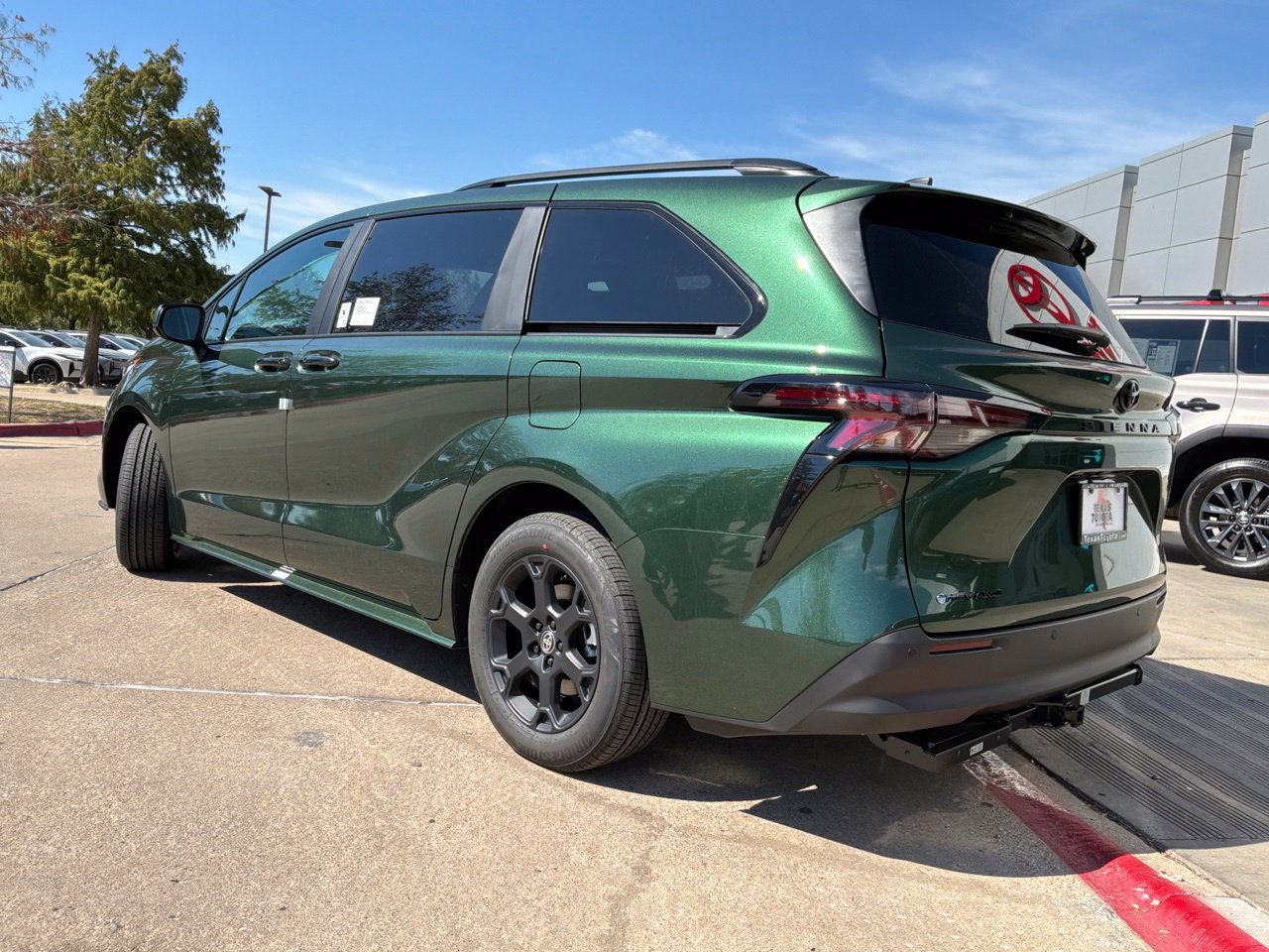 New 2026 Toyota Sienna XLE Woodland Edition AWD/4WD image 7