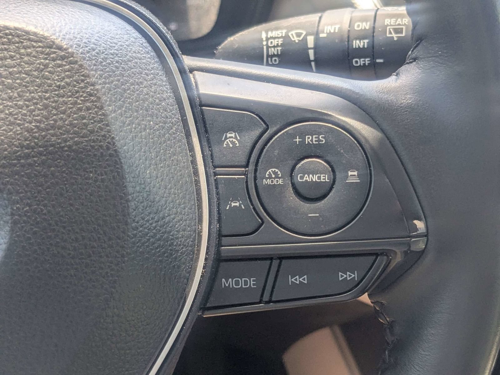 Used 2024 Toyota Corolla Cross LE FWD image 27