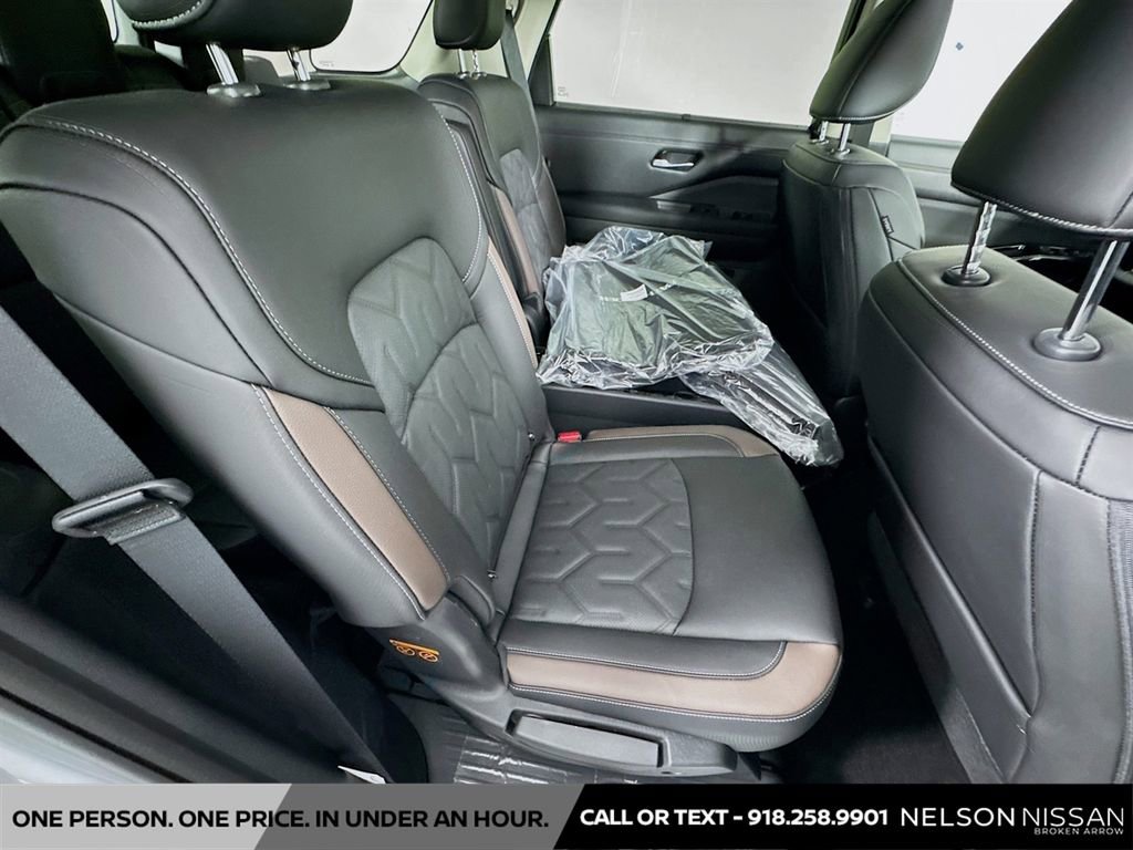 New 2026 Nissan Pathfinder Platinum AWD/4WD image 29