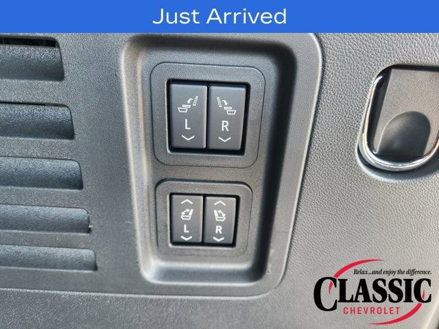 Used 2025 Chevrolet Traverse High Country image 46