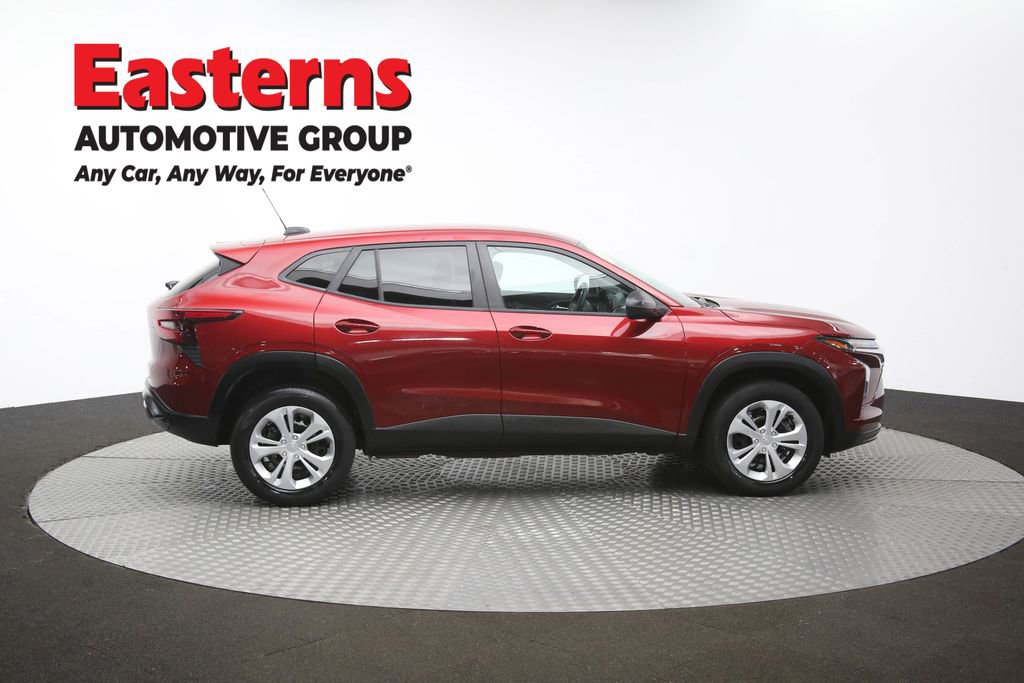Used 2024 Chevrolet Trax LS FWD image 44