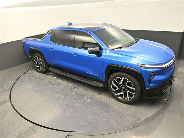 Used 2025 Chevrolet Silverado EV RST image 19