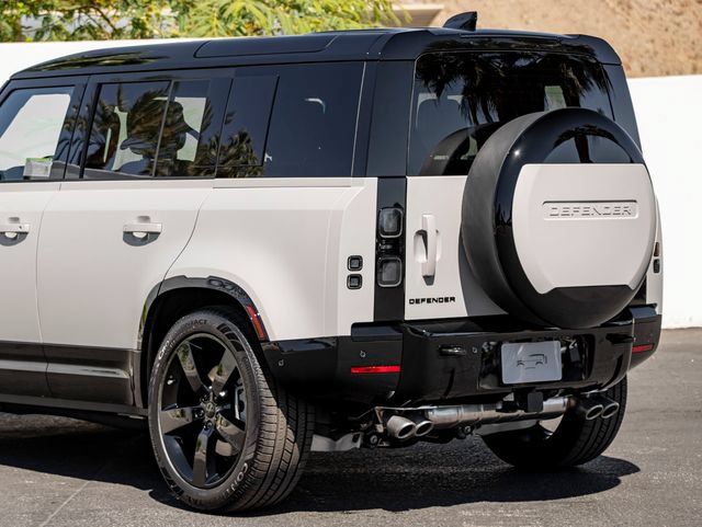 New 2026 Land Rover Defender 110 X-Dynamic SE AWD/4WD image 10