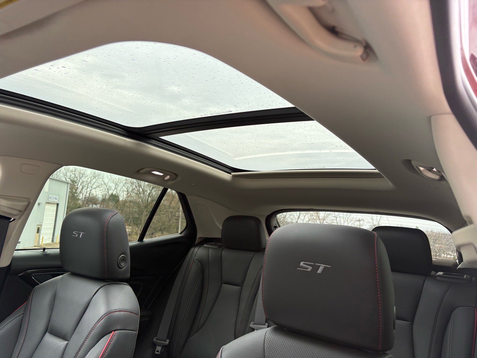 Used 2022 Buick Envision Essence w/ Sport Touring Package image 31