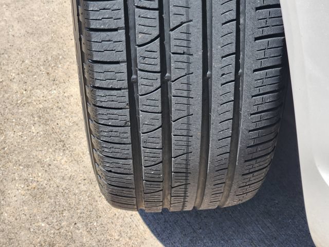 Used 2019 GMC Acadia Denali w/ Technology Package FWD image 11