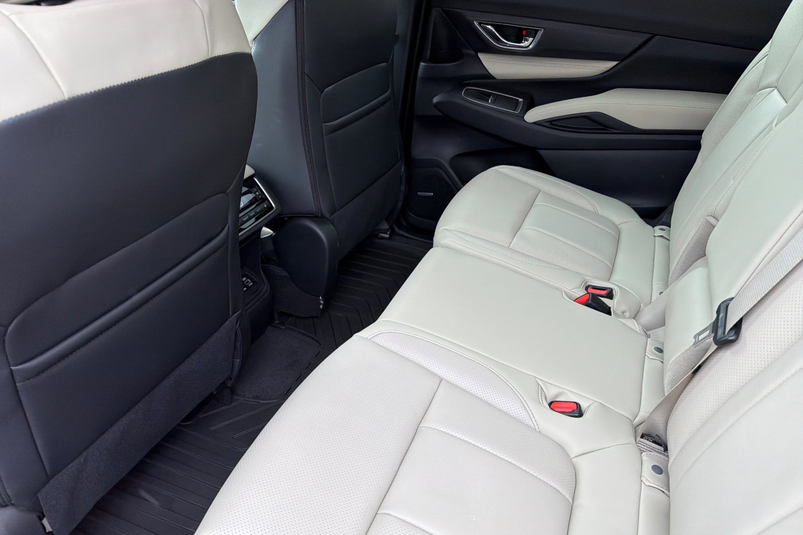 New 2026 Subaru Ascent Limited image 12