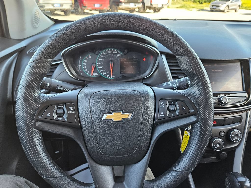 Used 2022 Chevrolet Trax LS w/ Tint and Cruise Package AWD/4WD image 12