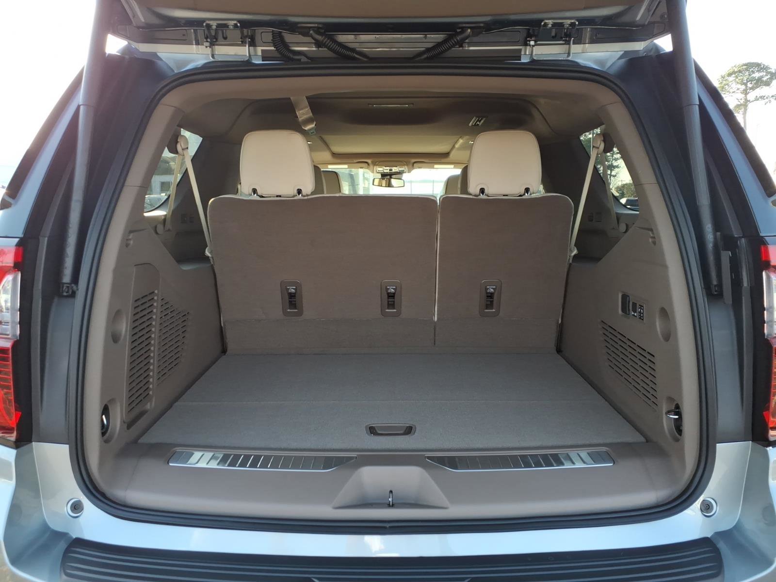 New 2026 GMC Yukon XL Denali w/ Sun & Power Step Package image 6