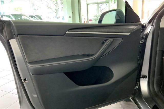 Used 2025 Tesla Model Y Performance AWD/4WD image 10