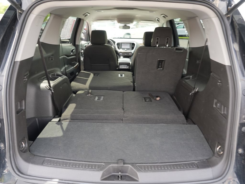 Used 2019 GMC Acadia SLE AWD/4WD image 30
