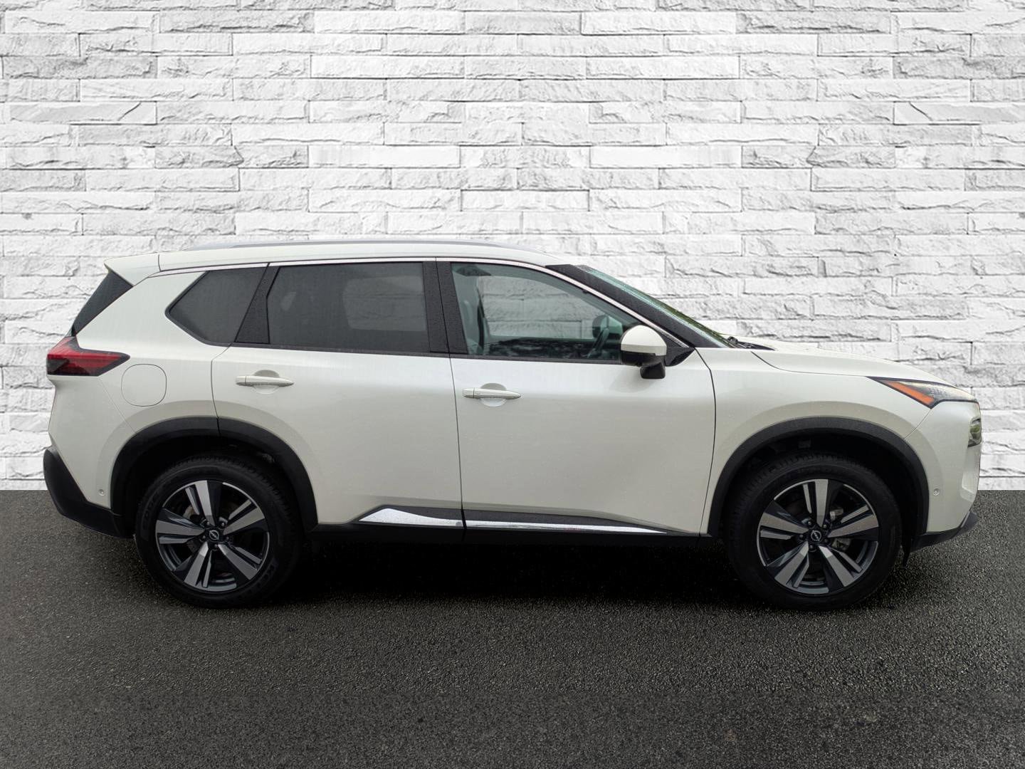 Used 2023 Nissan Rogue SL w/ SL Premium Package AWD/4WD image 6