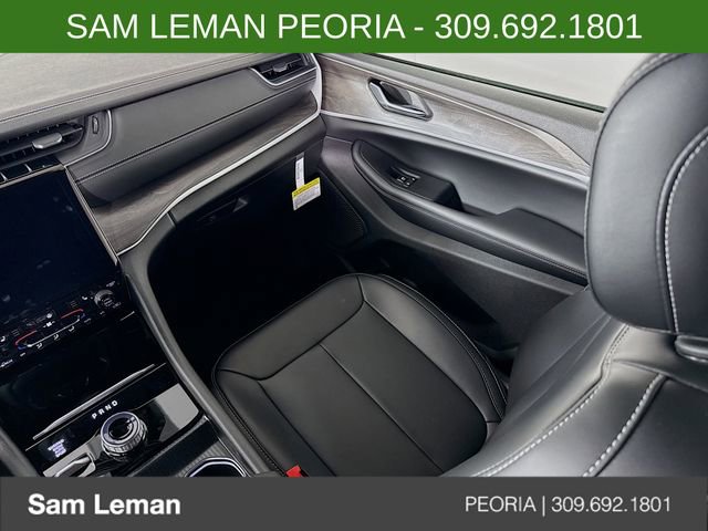 New 2025 Jeep Grand Cherokee Limited image 24