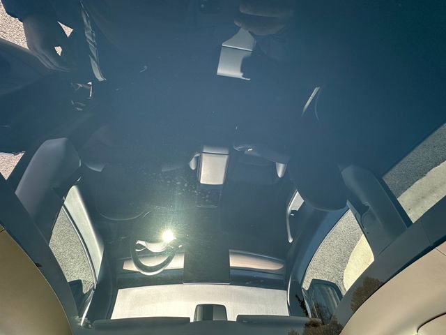 Used 2022 Tesla Model Y Long Range image 16