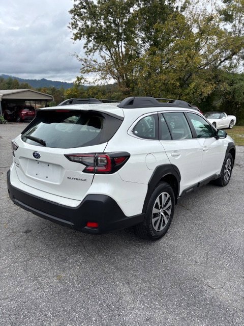 Used 2023 Subaru Outback image 6