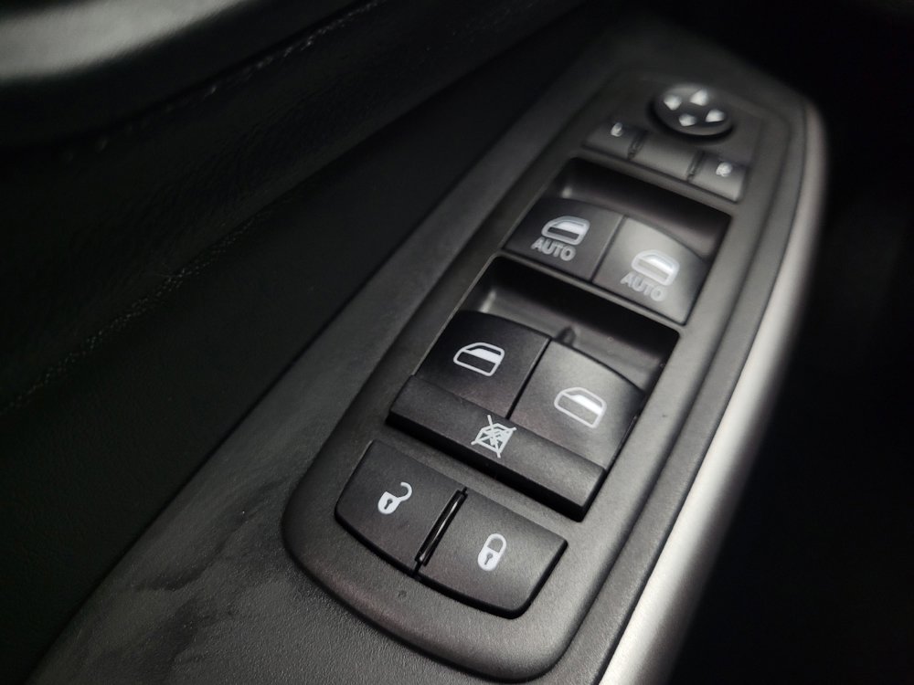 Used 2021 Jeep Cherokee Latitude Lux w/ Comfort/Convenience Group image 27
