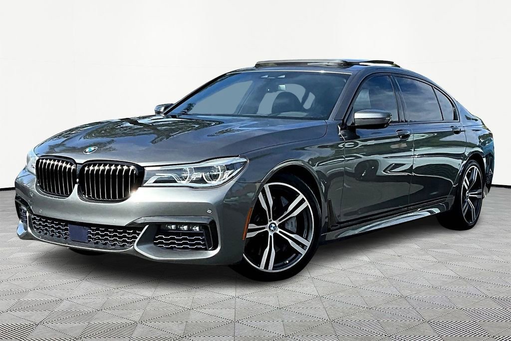 Used 2018 BMW 750i image 3