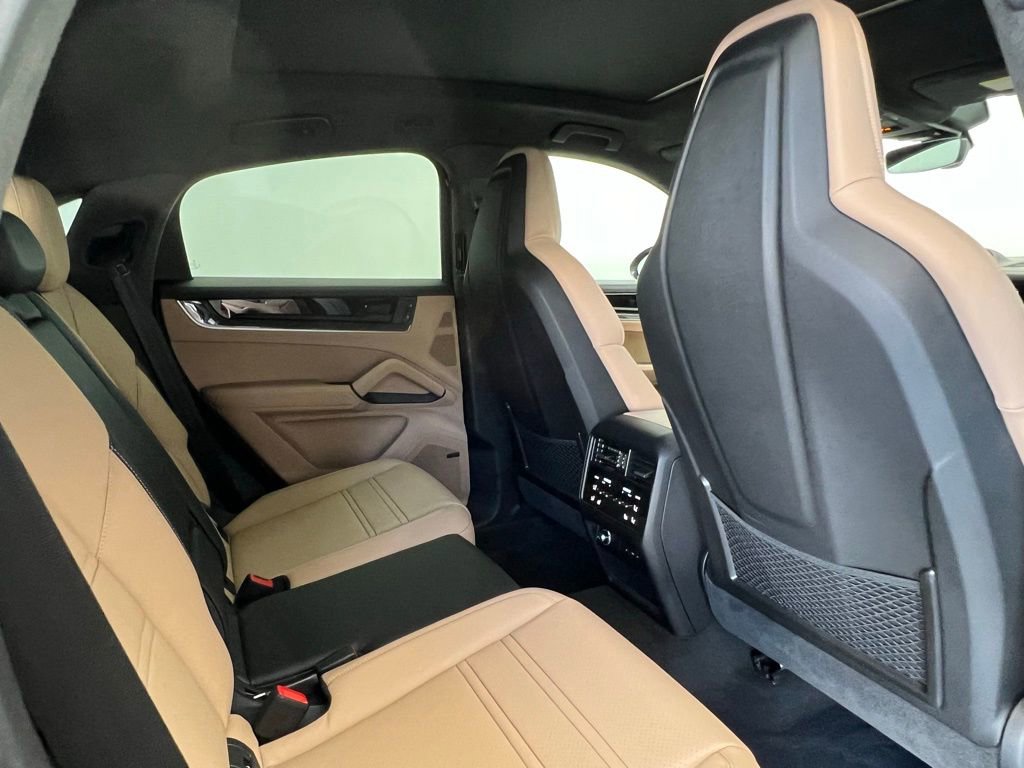 Certified 2024 Porsche Cayenne Turbo image 16