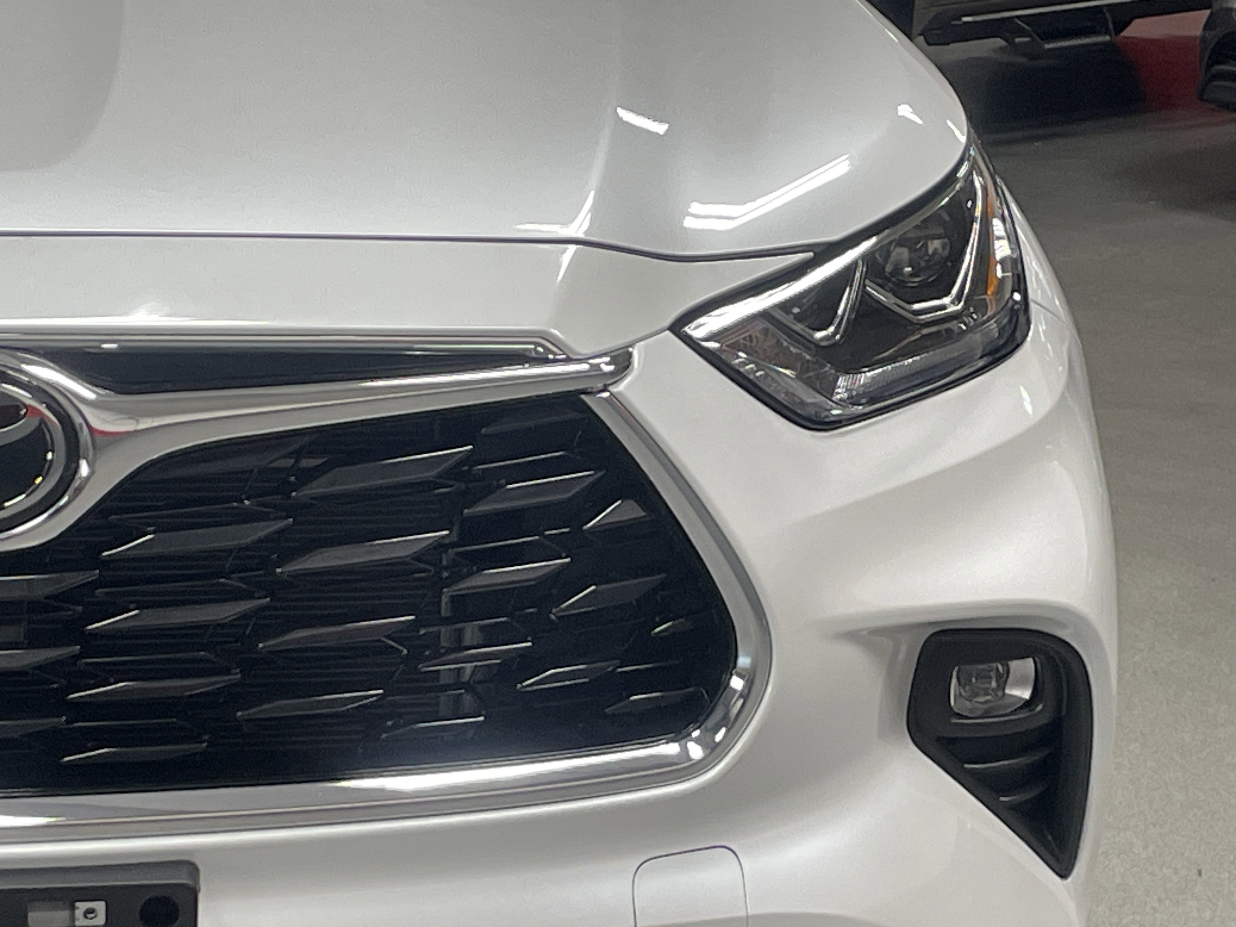 Certified 2025 Toyota Highlander Platinum image 5