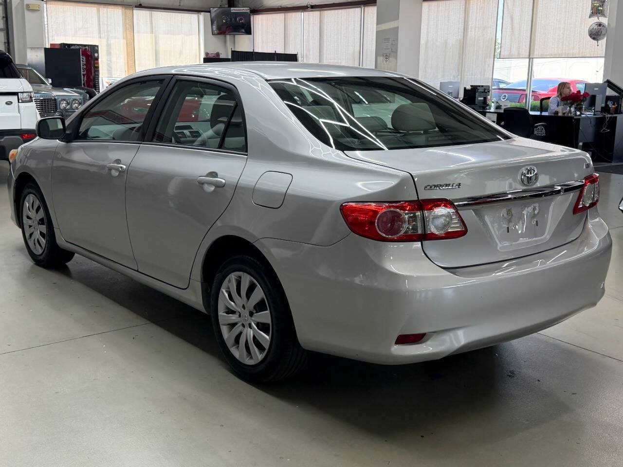 Used 2012 Toyota Corolla LE FWD image 4