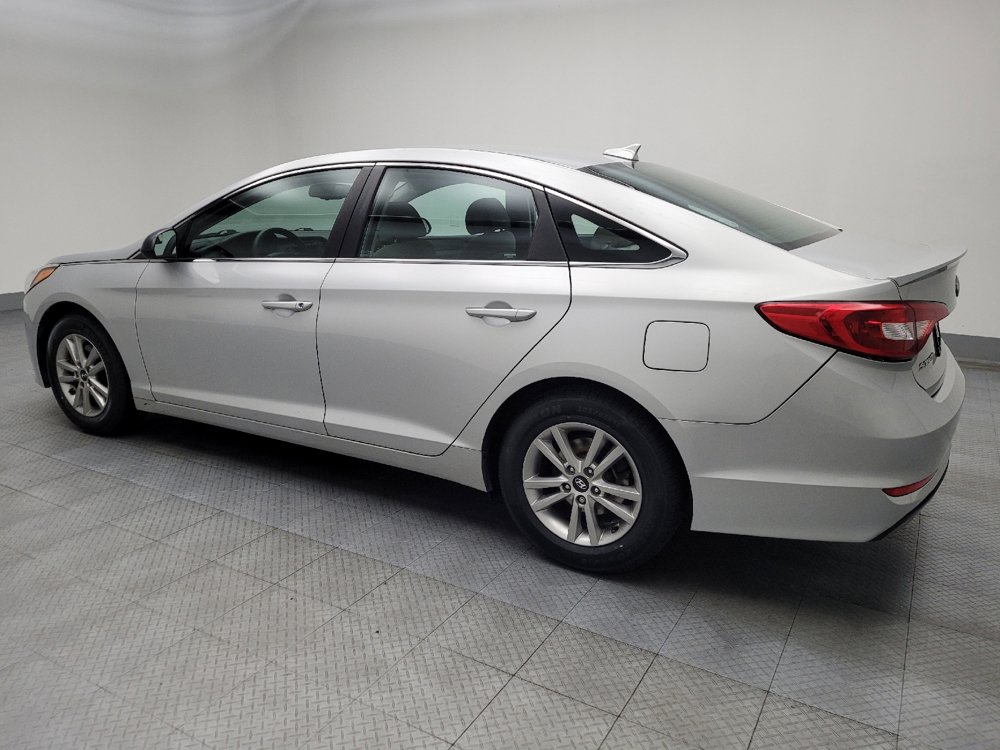 Used 2017 Hyundai Sonata SE image 3