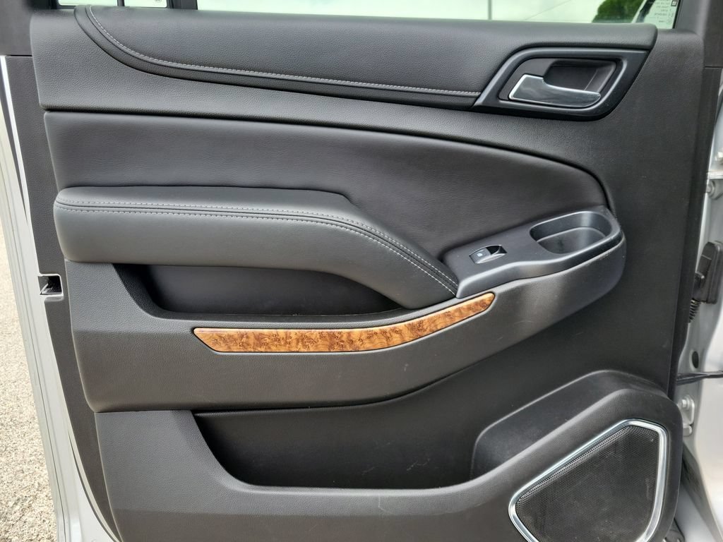Used 2018 Chevrolet Suburban Premier AWD/4WD image 11