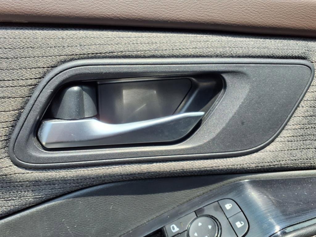 Used 2023 Nissan Rogue SV image 17