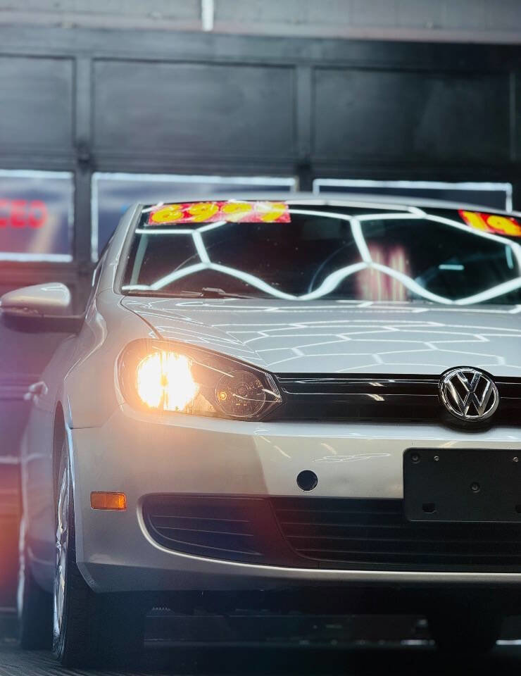 Used 2014 Volkswagen Golf 4-Door FWD image 3