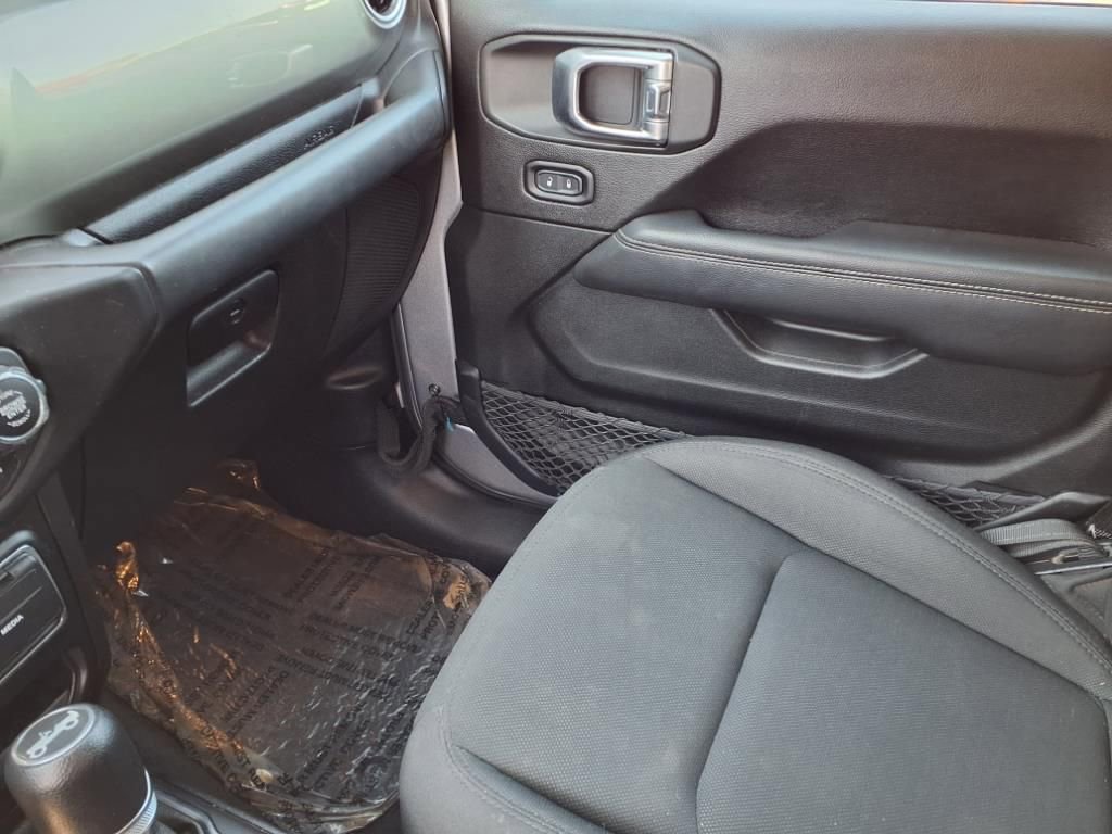 Used 2020 Jeep Wrangler Unlimited Sahara w/ Uconnect 4C Nav & Sound Group image 20