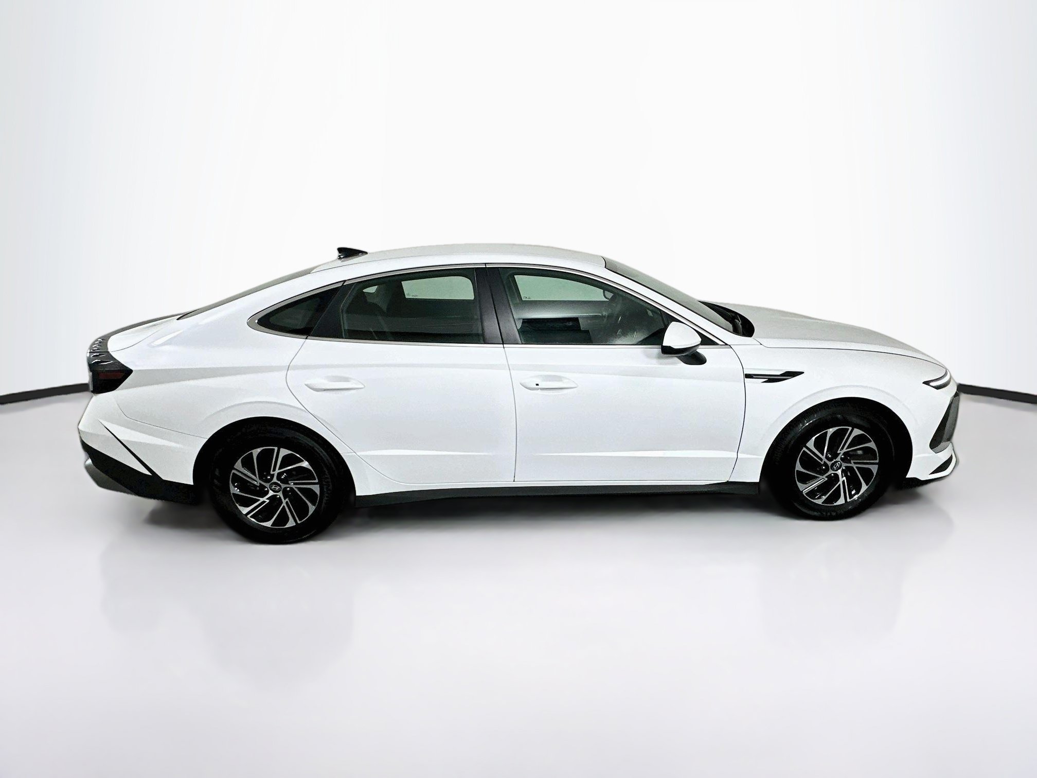 Used 2026 Hyundai Sonata Blue FWD image 10