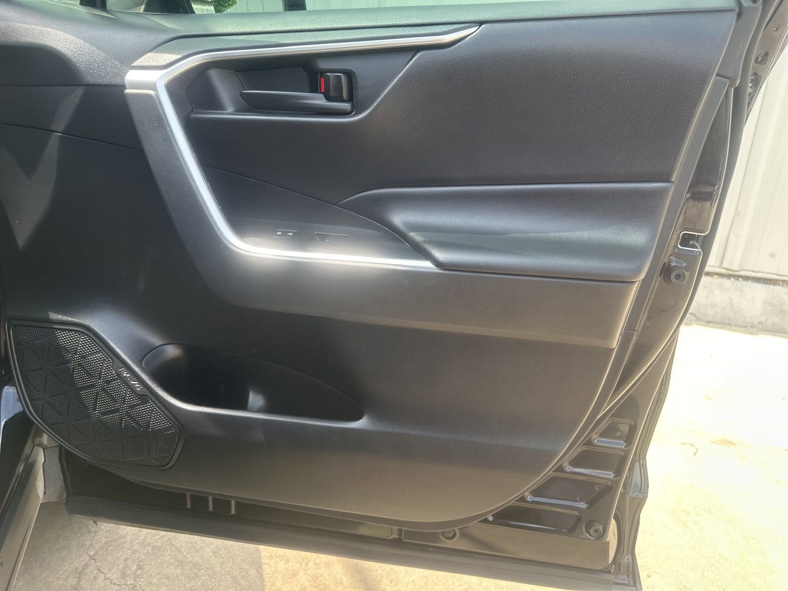 Used 2022 Toyota RAV4 LE FWD image 18