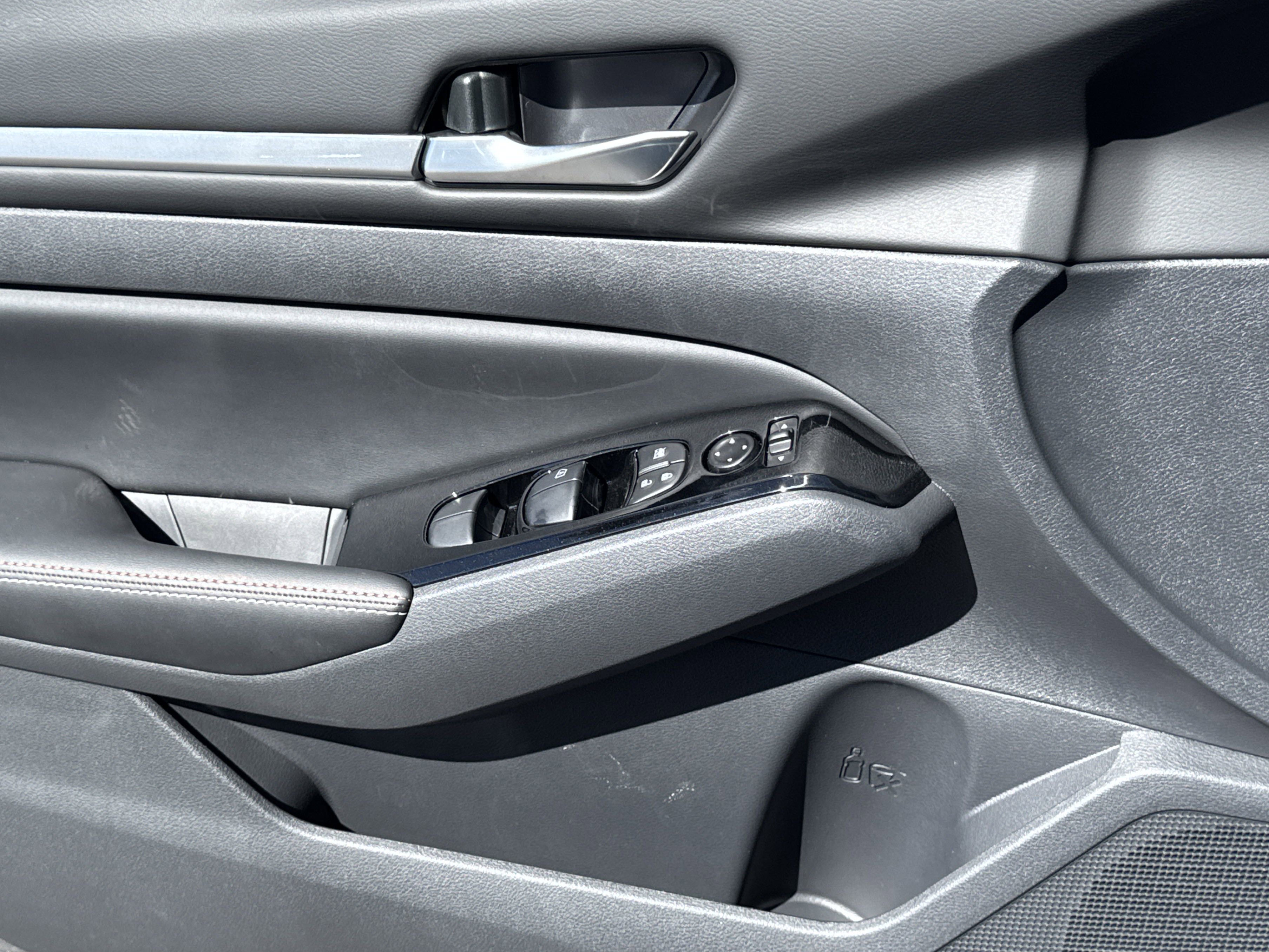 New 2025 Nissan Altima 2.5 SR w/ SR Premium Package AWD/4WD image 9