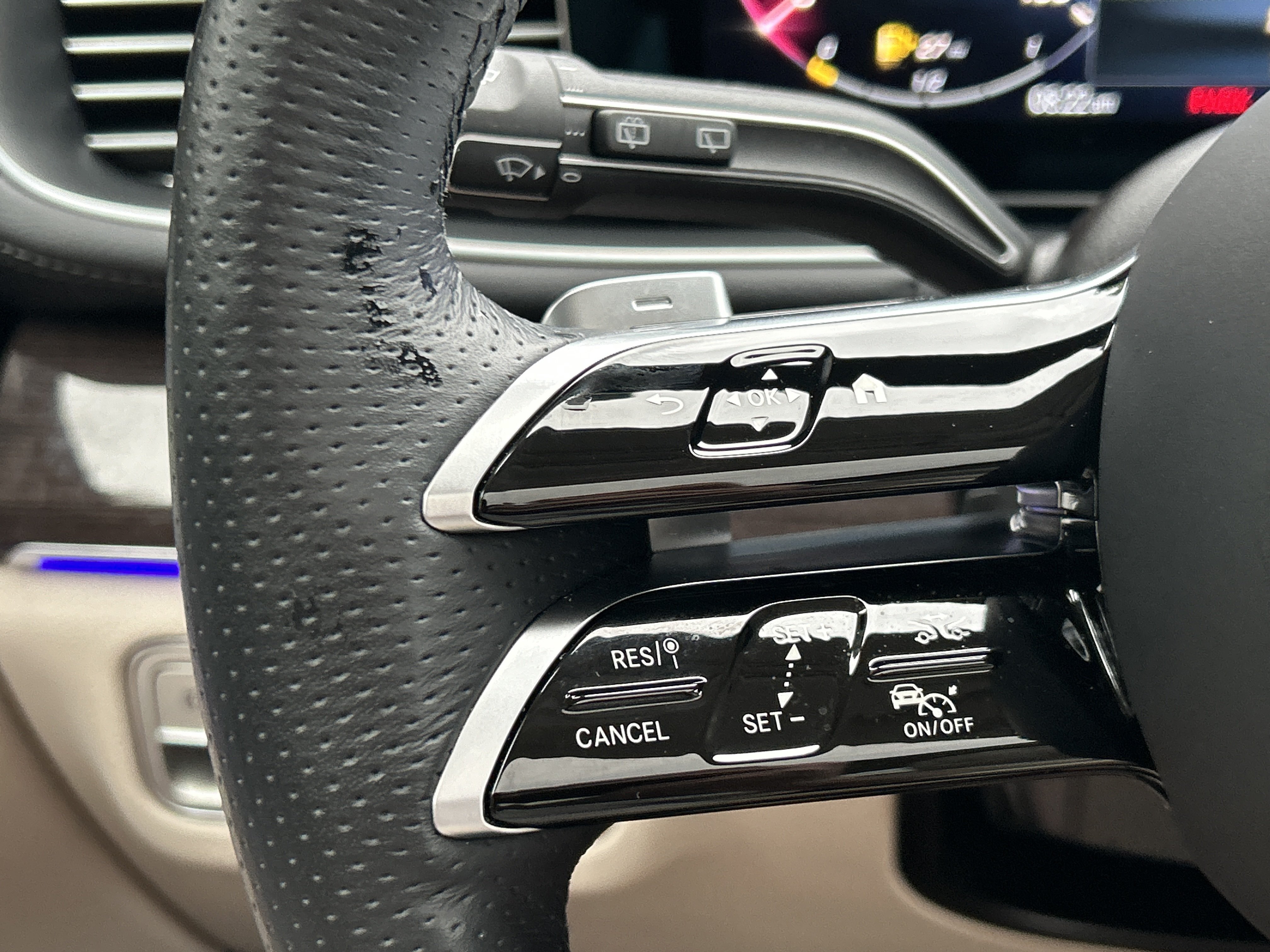 Certified 2025 Mercedes-Benz GLS 580 4MATIC image 32