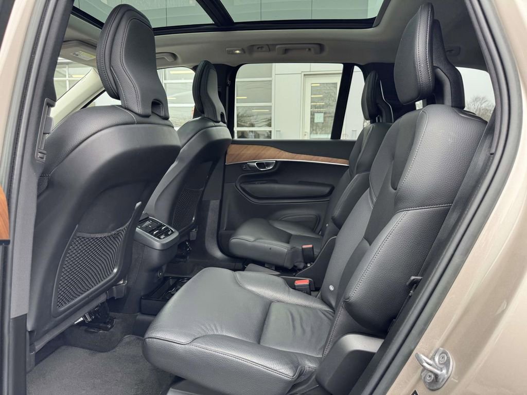 Certified 2023 Volvo XC90 B6 Plus image 9