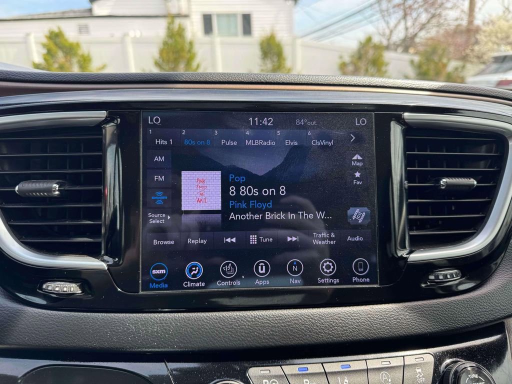 Used 2018 Chrysler Pacifica Touring-L Plus w/ Advanced Safetytec Group image 31