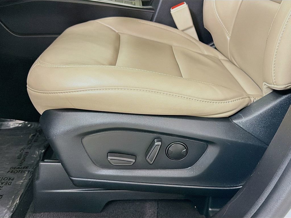 Used 2023 Ford Explorer XLT w/ Equipment Group 202A image 20