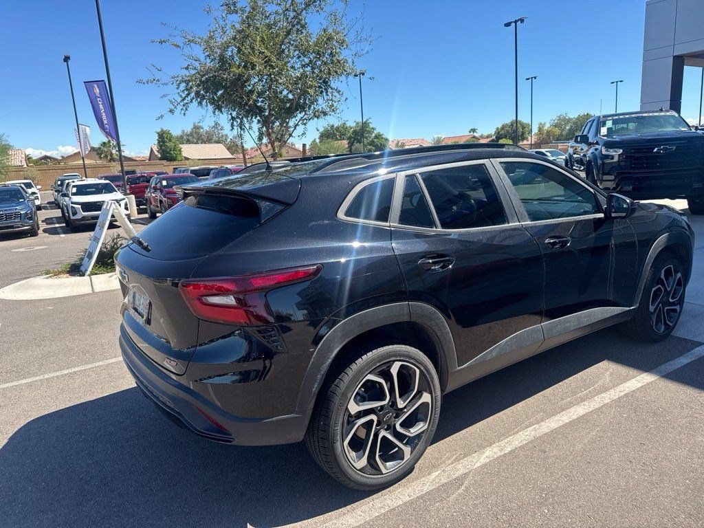 Certified 2024 Chevrolet Trax RS w/ Sunroof Package FWD image 3