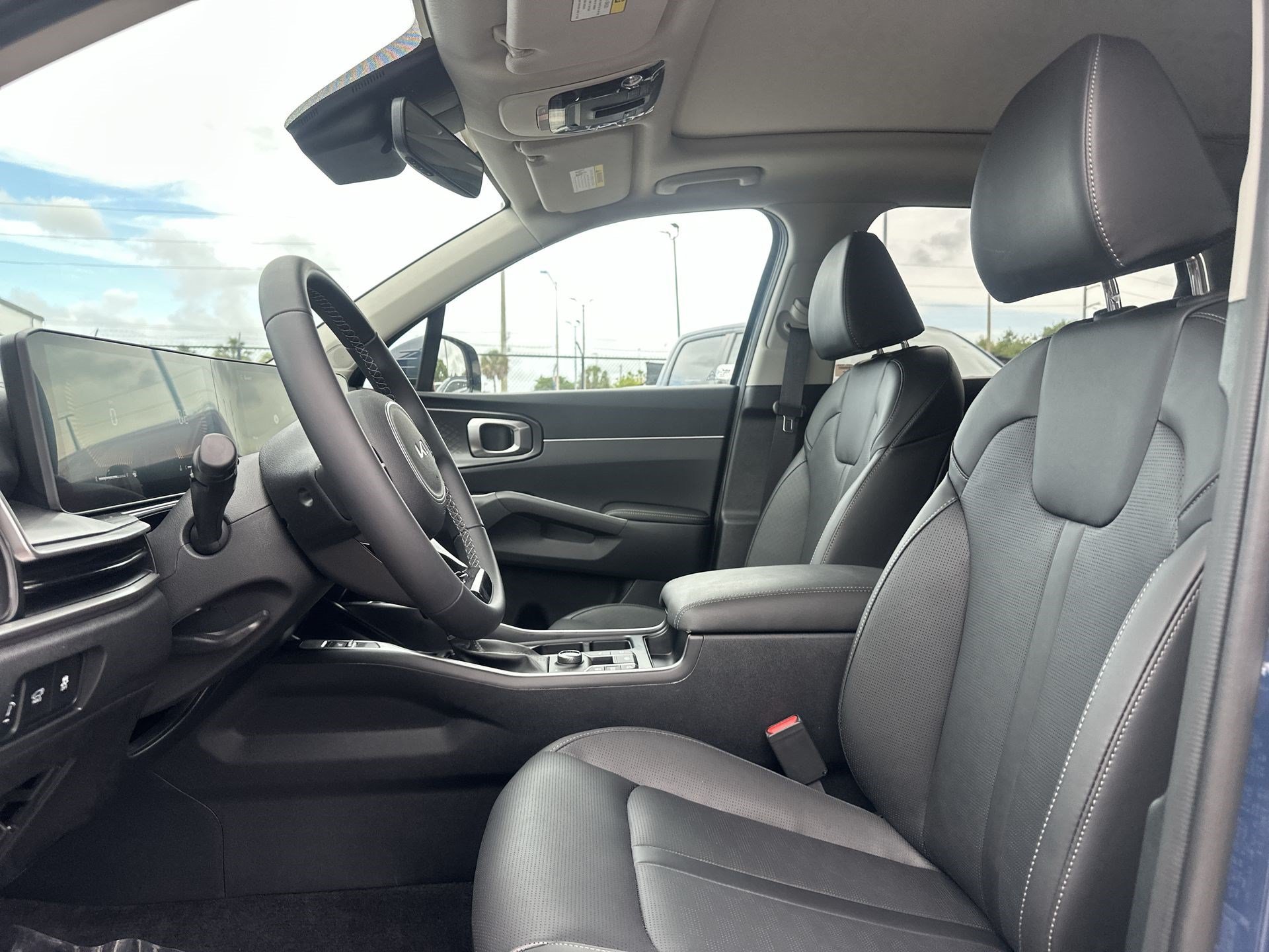 Used 2025 Kia Sorento EX w/ Panoramic Sunroof Package AWD/4WD image 13