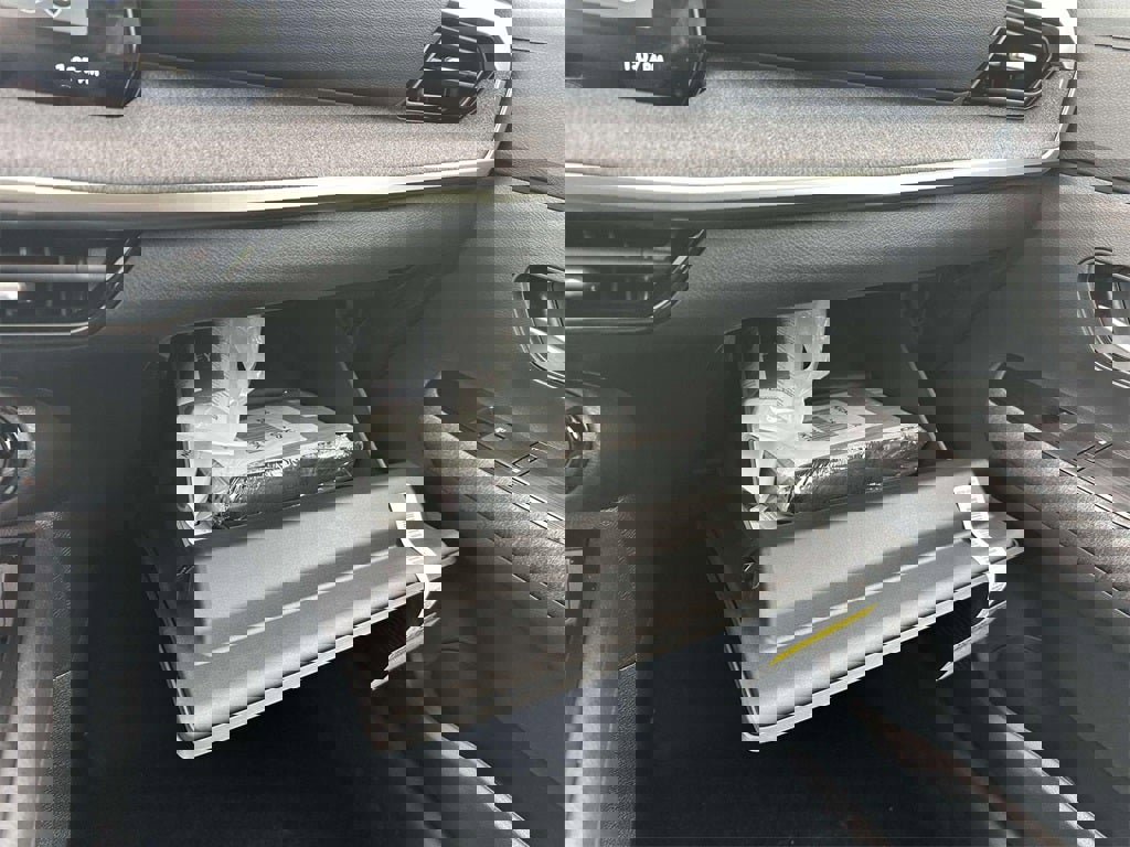 New 2026 Nissan Kicks SV w/ SV Premium Package image 32