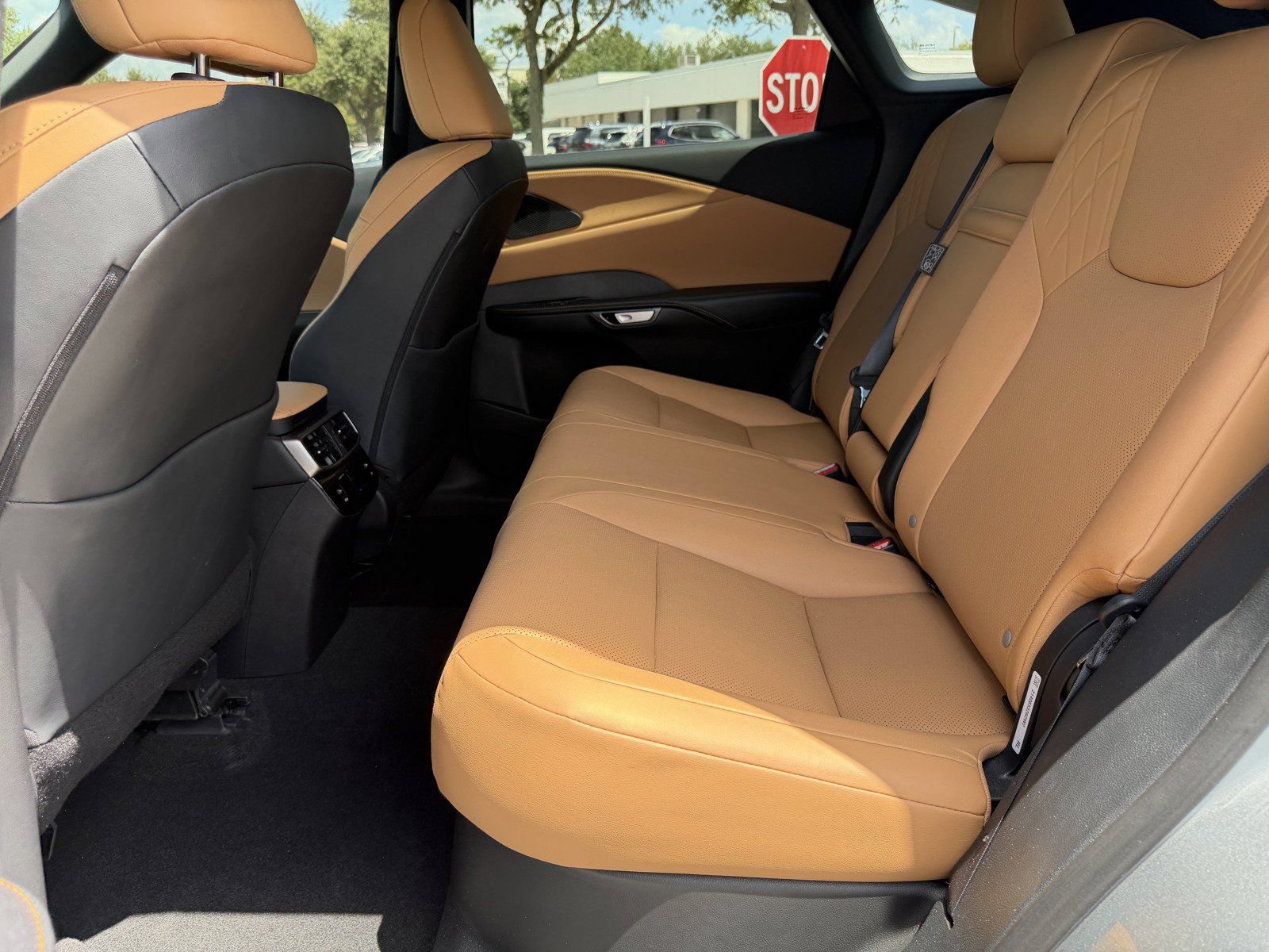 Used 2025 Lexus RX 350 FWD w/ Accessory Package (K3) image 18