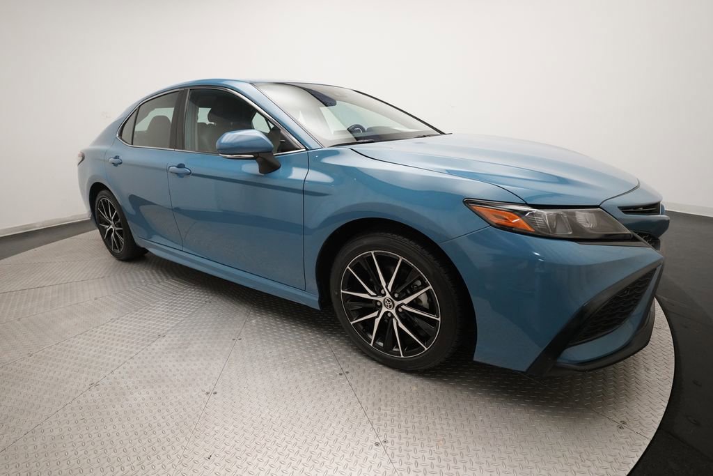 Used 2024 Toyota Camry SE FWD image 34