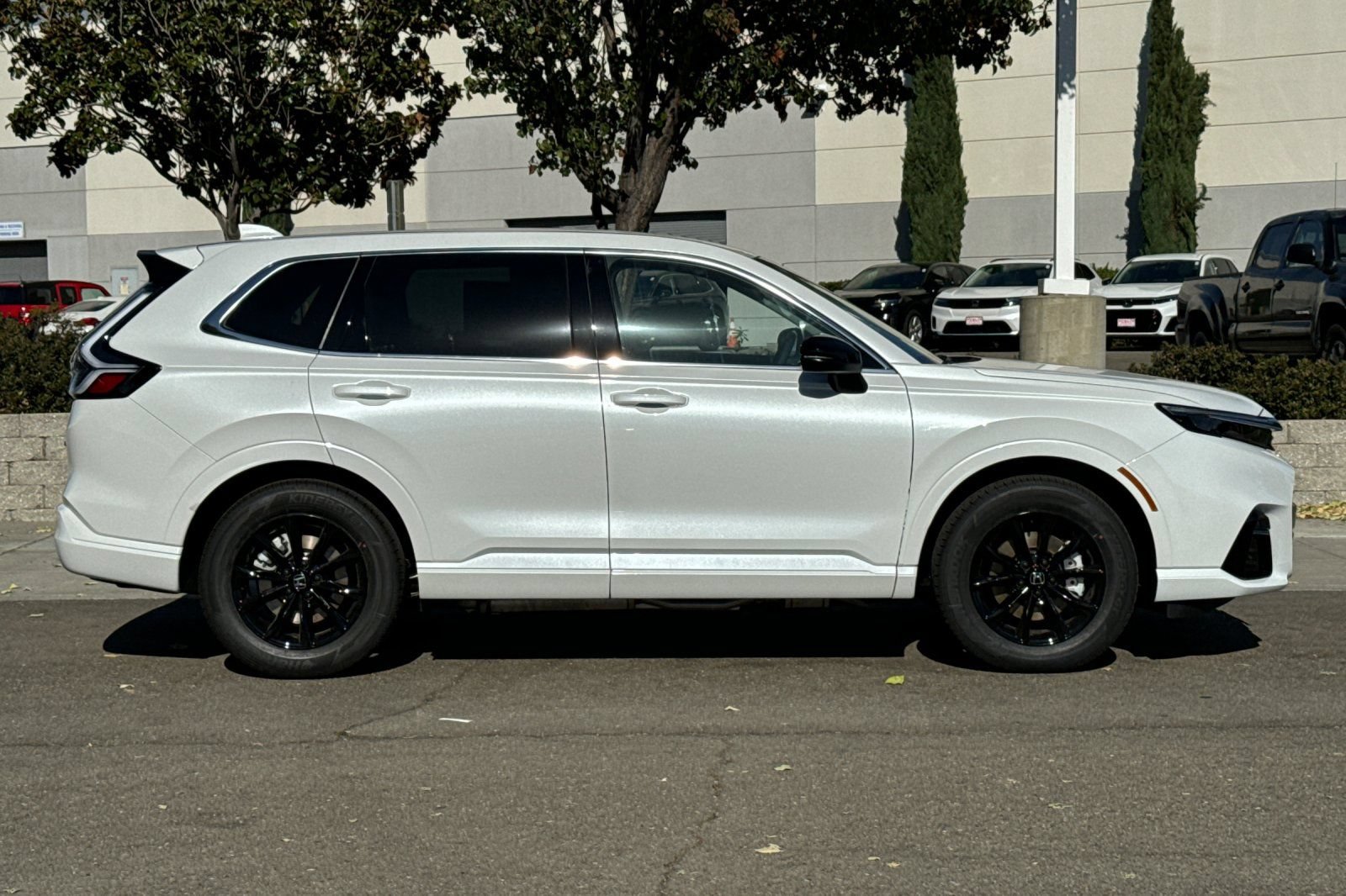 New 2025 Honda CR-V FWD e:FCEV image 3