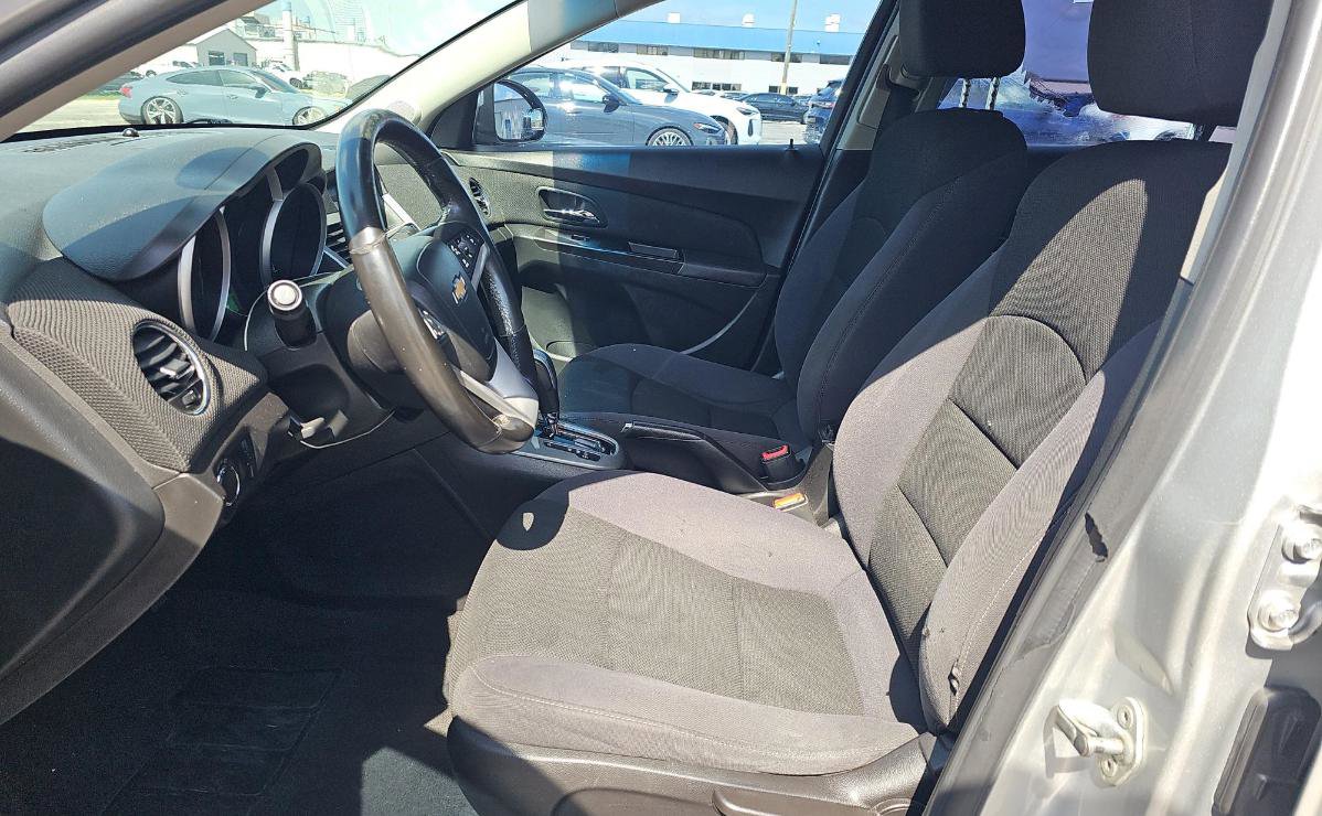 Used 2013 Chevrolet Cruze LT FWD image 7