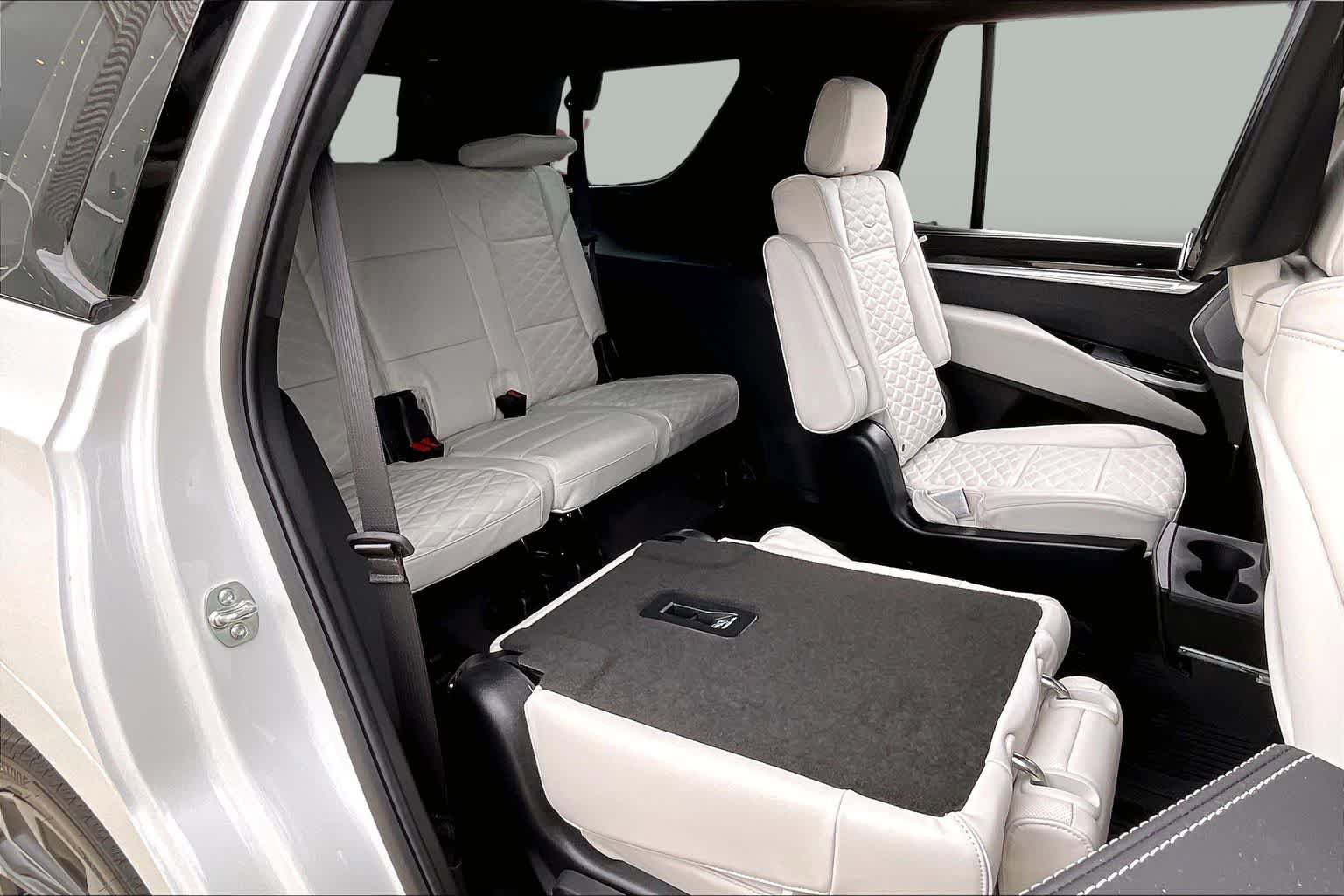 Used 2025 Cadillac Escalade V w/ LPO, Floor Liner Package AWD/4WD image 20