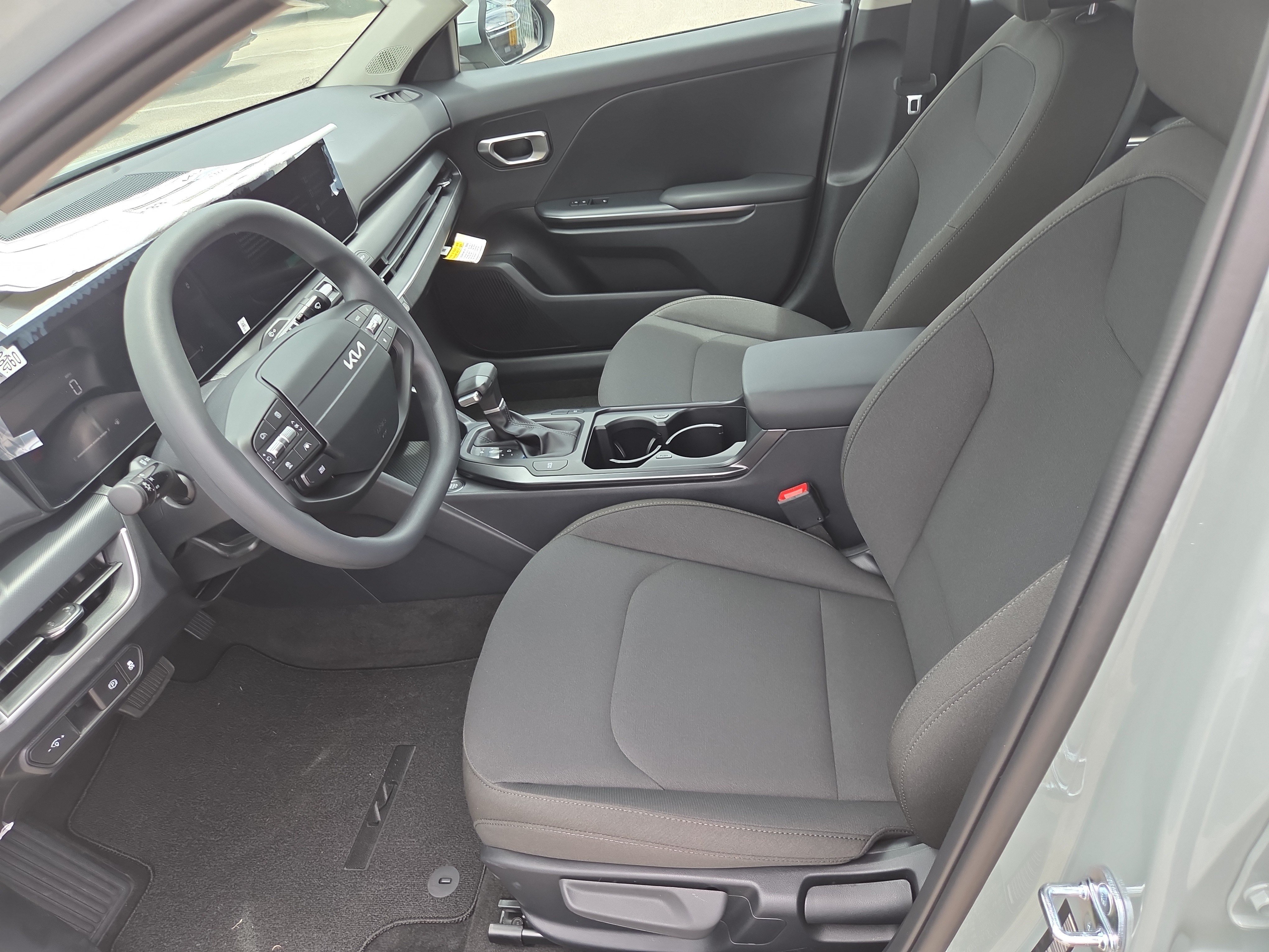 New 2026 Kia K4 FWD image 4
